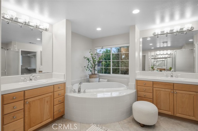 2188 Saratoga Lane, Glendora CA: https://media.crmls.org/medias/f05cb1b1-b61c-41cc-8f05-f884403a809e.jpg
