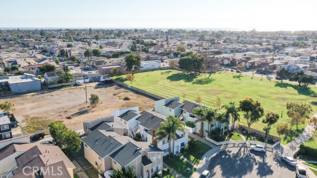 Detail Gallery Image 17 of 39 For 4822 Neely Cir, Huntington Beach,  CA 92649 - – Beds | – Baths