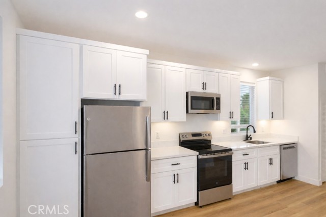 Detail Gallery Image 3 of 13 For 625 Orizaba Ave #6,  Long Beach,  CA 90814 - 2 Beds | 1 Baths