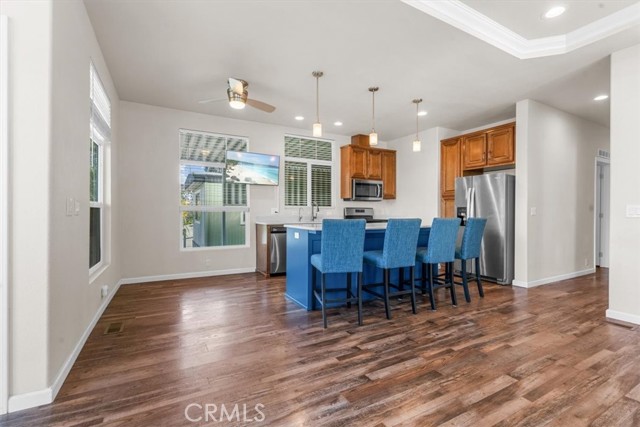 Wall to wall laminate flooring