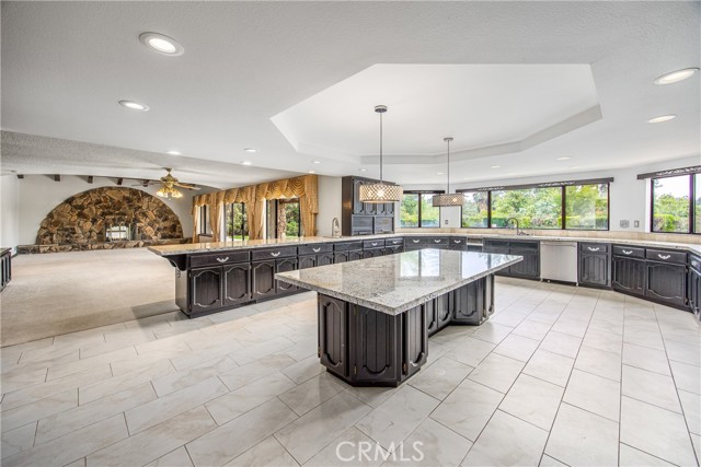668 E Sunset N Drive, Redlands CA: https://media.crmls.org/medias/f05e51c0-af41-4005-9014-a1d06e23517a.jpg