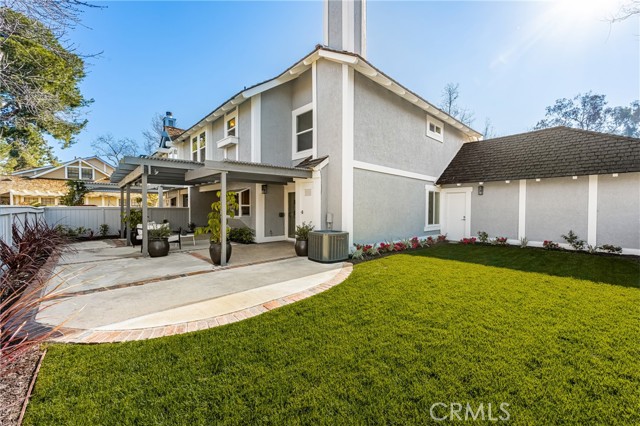 11 Thunder Trail, Irvine CA: https://media.crmls.org/medias/f060b060-7138-4446-abc6-f6d8f0915e79.jpg