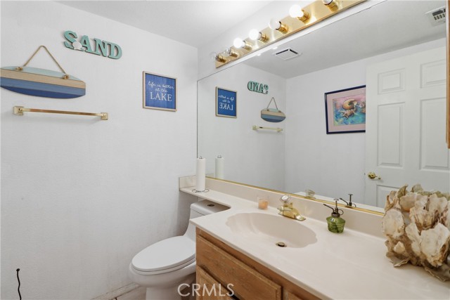 Detail Gallery Image 15 of 39 For 14260 Meadow Grove, Victorville,  CA 92395 - 3 Beds | 2/1 Baths