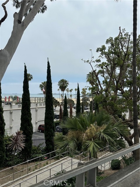 120 Alamitos Avenue, Long Beach CA: https://media.crmls.org/medias/f06176a9-ad6b-44e6-9f32-7daafcf5e3c5.jpg