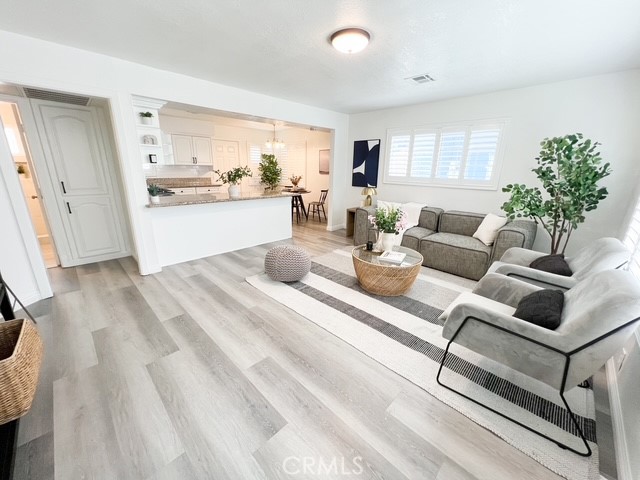 Image 5 of 43 For 13944 Olive Street