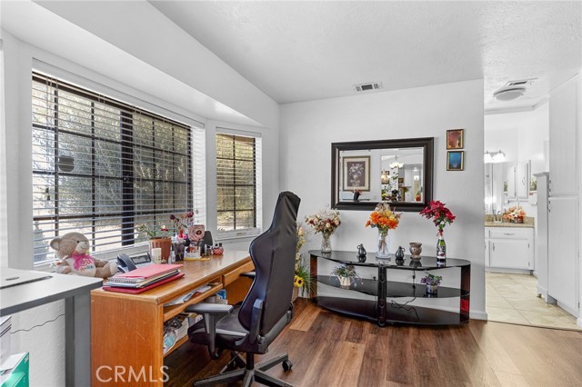 20071 Serrano, Apple Valley CA: https://media.crmls.org/medias/f0619288-d563-4073-bb17-a8e49e31f224.jpg