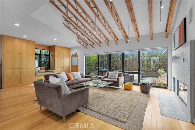 Detail Gallery Image 6 of 51 For 1635 19th St, Manhattan Beach,  CA 90266 - 6 Beds | 4 Baths