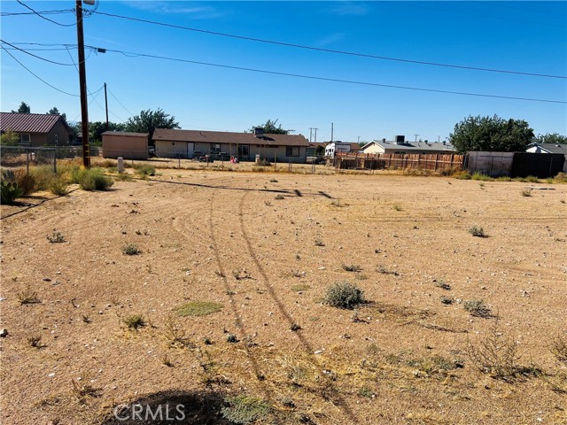 Detail Gallery Image 18 of 21 For 10852 Navajo Rd, Apple Valley,  CA 92308 - 3 Beds | 2 Baths