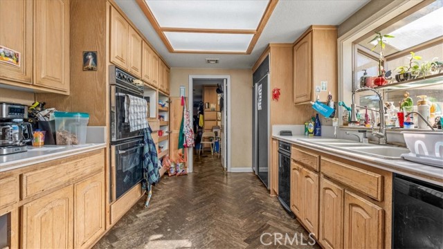 Detail Gallery Image 6 of 30 For 2681 Valencia Ave, San Bernardino,  CA 92404 - 3 Beds | 4 Baths