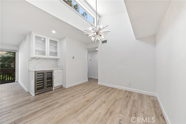 Detail Gallery Image 10 of 38 For 15215 Magnolia Bld, Sherman Oaks,  CA 91403 - 2 Beds | 2 Baths