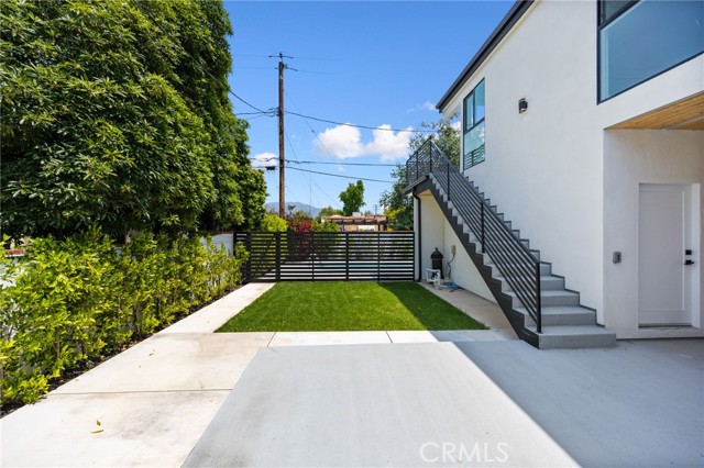 914 N Catalina Street, Burbank CA: https://media.crmls.org/medias/f0629361-55d7-43be-a7e5-fe0c237daee5.jpg