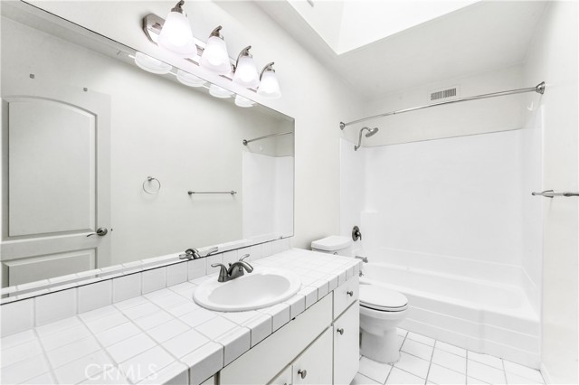 Detail Gallery Image 35 of 67 For 16293 Wayfarer Ln, Huntington Beach,  CA 92649 - 5 Beds | 3/1 Baths