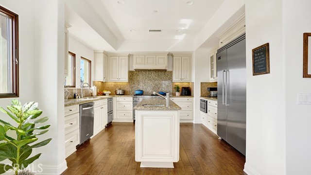1699 Calle De Los Alamos, San Clemente CA: https://media.crmls.org/medias/f062f819-26c1-4d7a-afb1-0f6aed8eea56.jpg