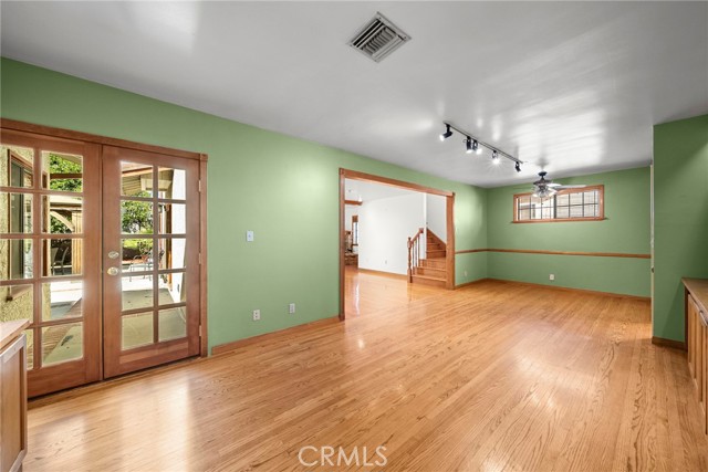 Detail Gallery Image 3 of 27 For 917 N Huntington, San Fernando,  CA 91340 - 4 Beds | 3 Baths