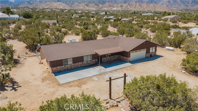 1181 Barkley Ranch Road, Pinon Hills CA: https://media.crmls.org/medias/f063eaaa-f38c-43dd-a561-8923c8550967.jpg