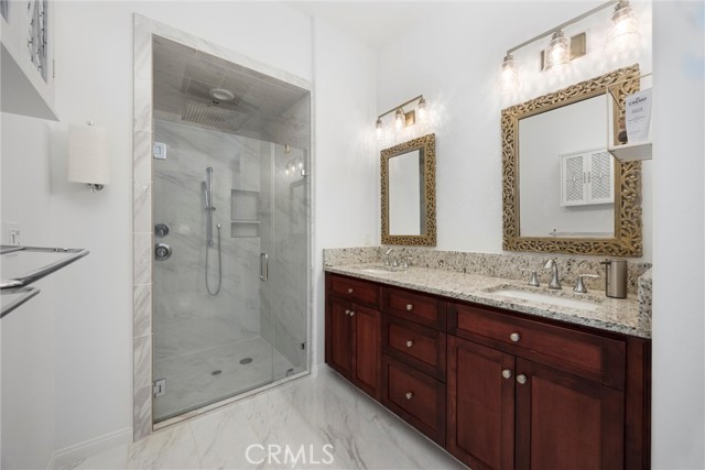 Detail Gallery Image 15 of 27 For 13611 Faringford Ln, Bakersfield,  CA 93311 - 4 Beds | 3 Baths