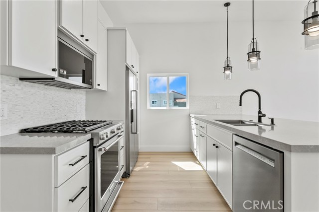 Detail Gallery Image 5 of 25 For 913 E Balboa Blvd #C,  Newport Beach,  CA 92661 - 3 Beds | 3 Baths