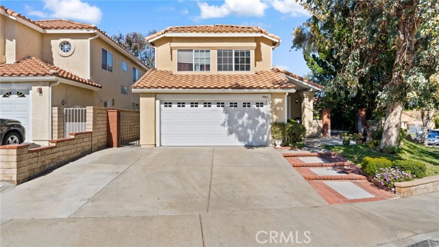 Detail Gallery Image 9 of 56 For 19765 Azure Field Dr, Newhall,  CA 91321 - 3 Beds | 2/1 Baths