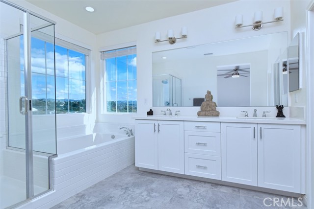 Detail Gallery Image 23 of 31 For 207 Morro Way #3,  Simi Valley,  CA 93065 - 3 Beds | 2/1 Baths