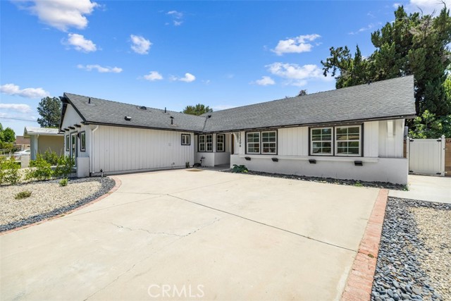 Detail Gallery Image 4 of 38 For 22306 Marlin Pl, Canoga Park,  CA 91303 - 4 Beds | 3 Baths