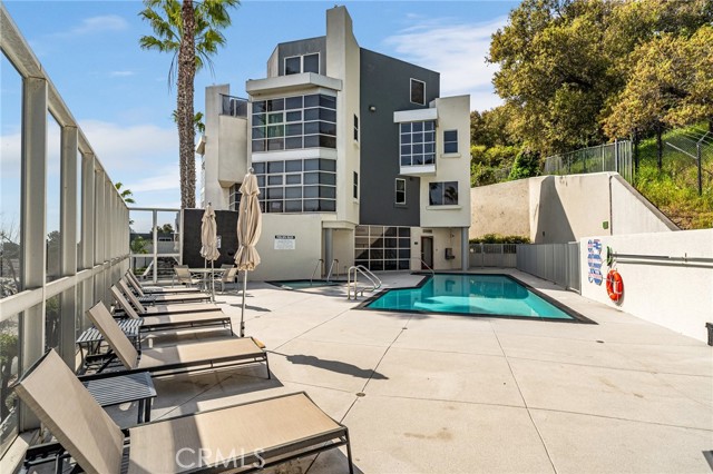 Detail Gallery Image 8 of 36 For 171 N Church Ln #407,  Los Angeles,  CA 90049 - 2 Beds | 2 Baths