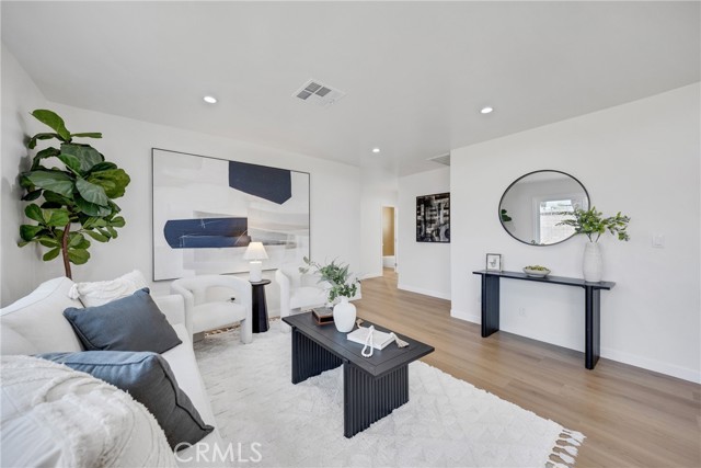 Detail Gallery Image 8 of 28 For 4730 Benito St, Montclair,  CA 91763 - 4 Beds | 1/1 Baths