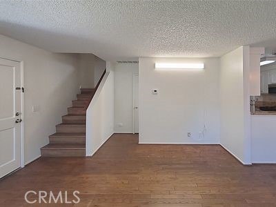 https://media.crmls.org/medias/f068e375-013a-451a-8f04-9337c16d966e.jpg?preset=X-Large