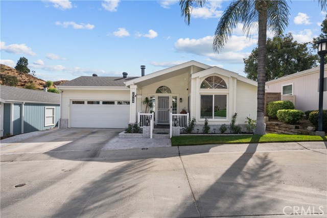 Detail Gallery Image 3 of 39 For 20134 Canyon View Dr., Canyon Country,  CA 91351 - 2 Beds | 2 Baths