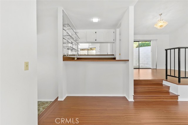 Detail Gallery Image 9 of 66 For 1321 Greenbriar, Glendale,  CA 91207 - 4 Beds | 3/1 Baths