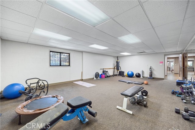 1919 E Beverly Way, Long Beach CA: https://media.crmls.org/medias/f06aa1ee-41d3-45f4-b554-c92570c5fd43.jpg