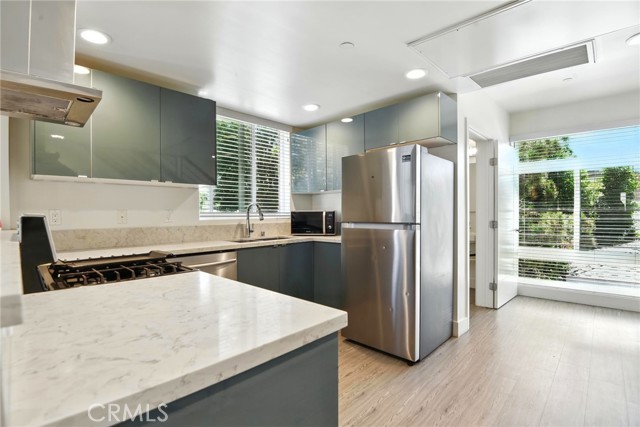 Detail Gallery Image 2 of 31 For 4461 Tujunga Ave #101,  Studio City,  CA 91602 - 3 Beds | 3 Baths