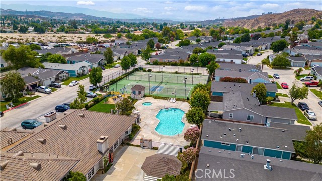 27823 Sunrise Ln, Canyon Country CA: https://media.crmls.org/medias/f06ad2e2-10ff-4675-9ab2-9df20aa222ed.jpg