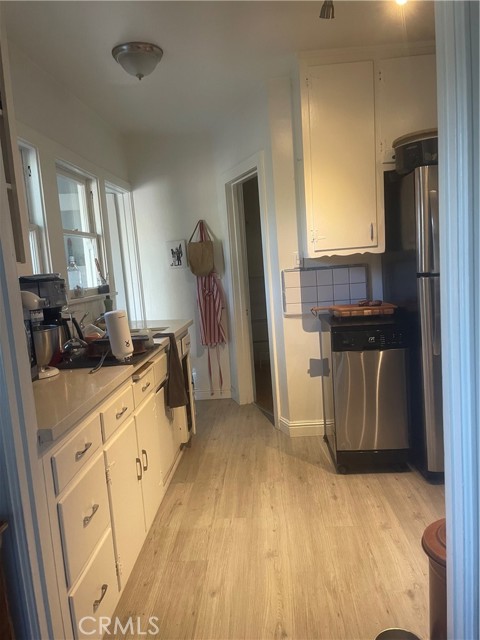 11958 Sarah Street, Valley Village CA: https://media.crmls.org/medias/f06b6131-56cb-4e7b-bc30-e3c42bd7d4a6.jpg