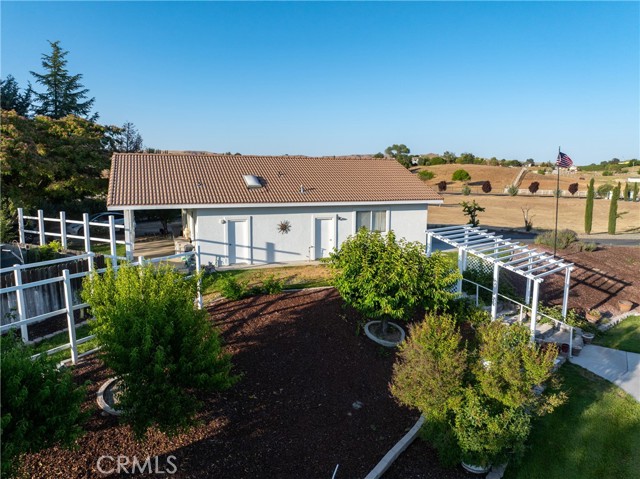 5570 Rancho La Loma Linda Drive, Paso Robles CA: https://media.crmls.org/medias/f06b68c7-1114-43b3-ac12-079c3d53d251.jpg