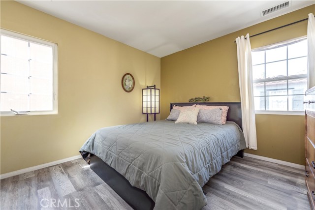 80 Great, Irvine CA: https://media.crmls.org/medias/f06b7f6a-00e1-4cbe-9094-66df746418d8.jpg