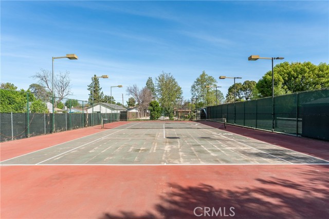 Detail Gallery Image 30 of 42 For 22963 Collins St, Woodland Hills,  CA 91367 - 5 Beds | 3 Baths