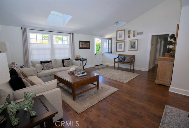 1736 Bayport Way, Newport Beach CA: https://media.crmls.org/medias/f06c1081-b4eb-43f1-ba74-0d9a03396ffc.jpg