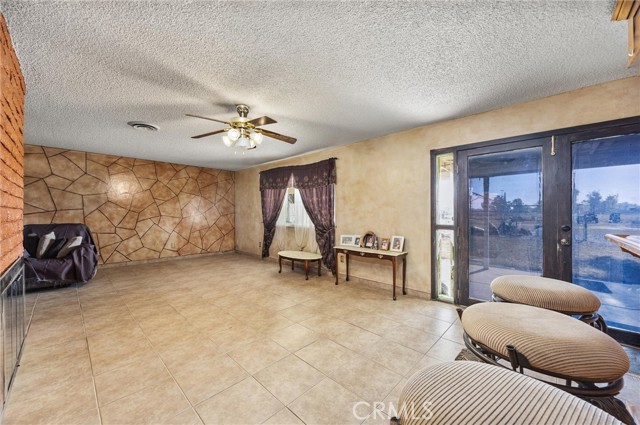 7519 Man O War Street, Bakersfield CA: https://media.crmls.org/medias/f06c61f2-e766-41da-940a-d4788211d88c.jpg