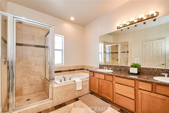 717 Arcadia Avenue, Arcadia CA: https://media.crmls.org/medias/f06c7587-f4e4-43d8-9524-8a98173a16a5.jpg