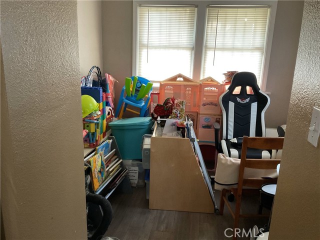 Detail Gallery Image 9 of 20 For 1391 N Crescent Ave, San Bernardino,  CA 92405 - 3 Beds | 1 Baths