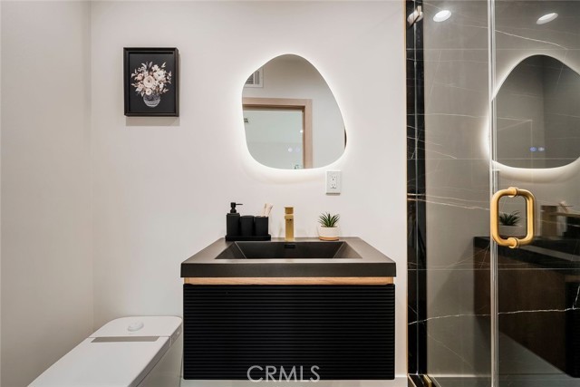 14126 Runnymede Street, Van Nuys CA: https://media.crmls.org/medias/f06d0cd7-1926-479b-9114-a8aab8d4a97d.jpg
