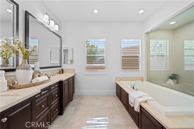 Detail Gallery Image 4 of 28 For 18 Windrow Rd, Tustin,  CA 92782 - 6 Beds | 5/1 Baths