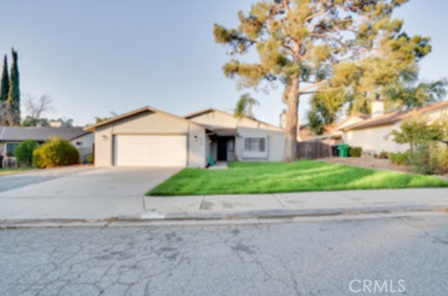 Detail Gallery Image 1 of 22 For 310 W 10th Pl, Beaumont,  CA 92223 - 3 Beds | 2 Baths