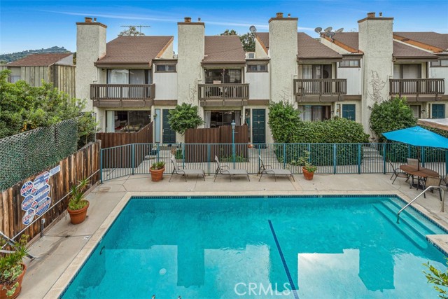 Detail Gallery Image 42 of 53 For 4218 Troost #20,  Studio City,  CA 91604 - 3 Beds | 2/1 Baths