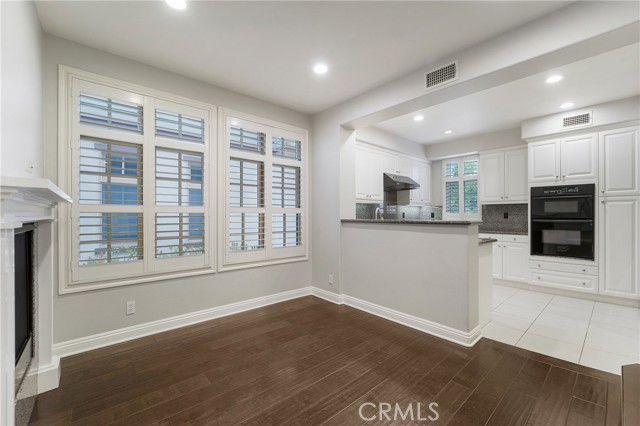 Detail Gallery Image 12 of 32 For 2546 Bungalow, Corona Del Mar,  CA 92625 - 3 Beds | 2/1 Baths