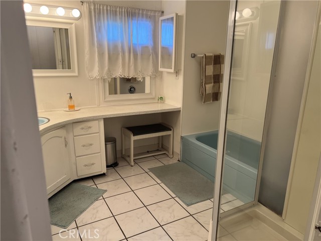 2550 Pacific Coast Hwy. #5 Highway, Torrance CA: https://media.crmls.org/medias/f07145f5-1920-4460-a9e4-c1b1fdf9cdf3.jpg
