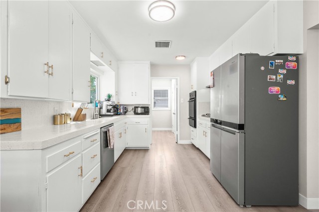 Detail Gallery Image 10 of 49 For 10358 Trabuco, Bellflower,  CA 90706 - 4 Beds | 2 Baths