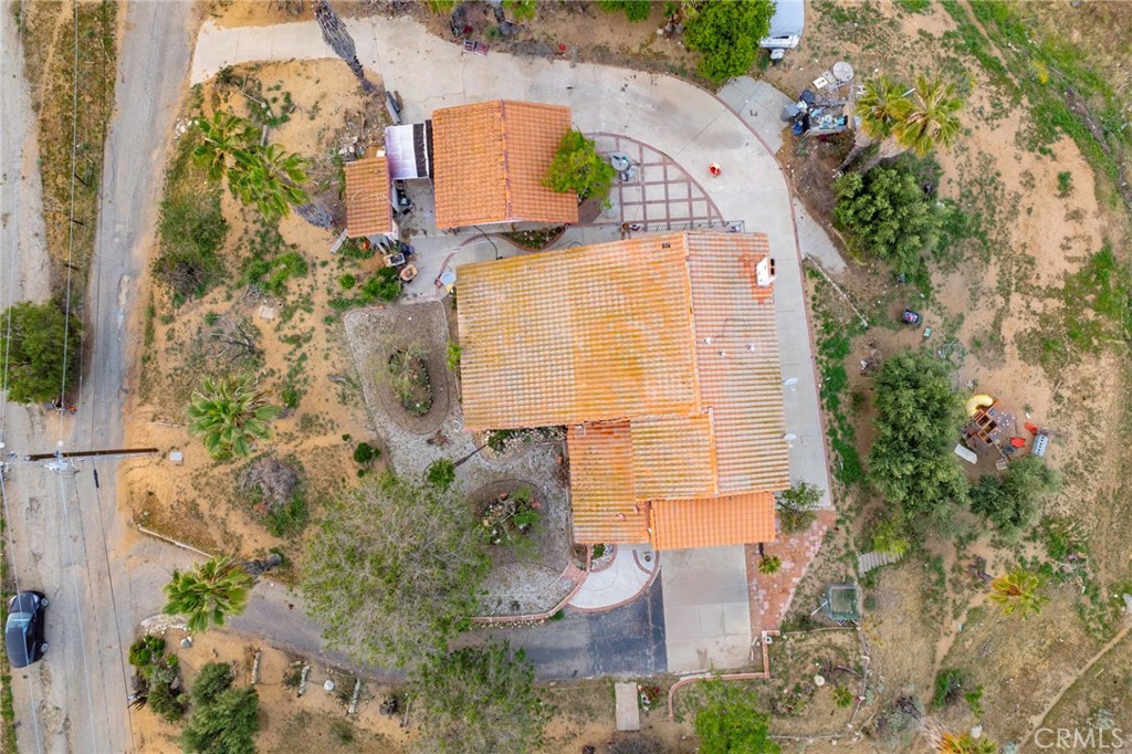 https://media.crmls.org/medias/f0735975-0675-41a7-805d-58047b04ce76.jpg?preset=X-Large