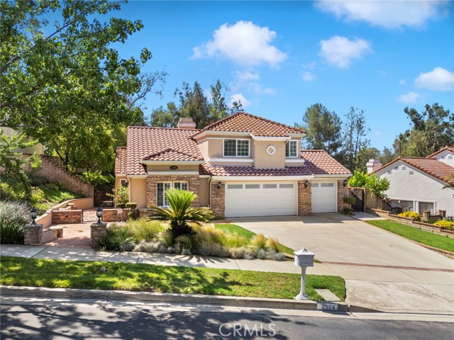 2304 Trickling Creek Drive, La Verne CA: https://media.crmls.org/medias/f07371a4-ea8e-45a7-80bf-b442e9816a92.jpg