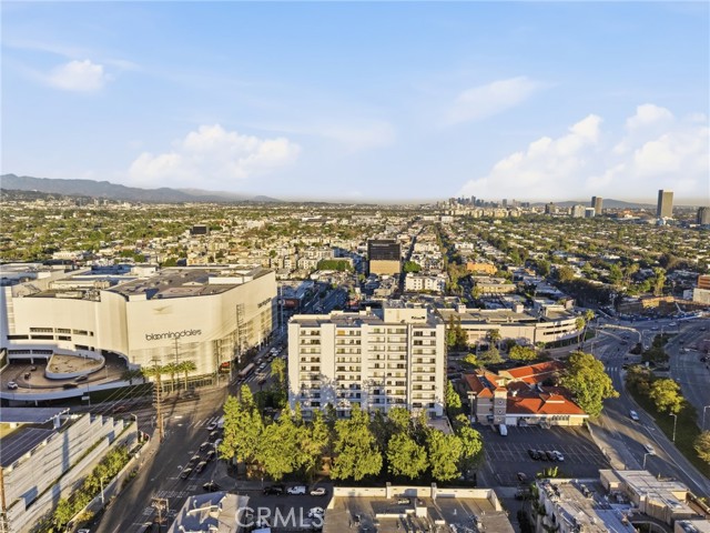 Detail Gallery Image 34 of 37 For 321 S San Vicente Bld #604,  Los Angeles,  CA 90048 - 2 Beds | 2 Baths